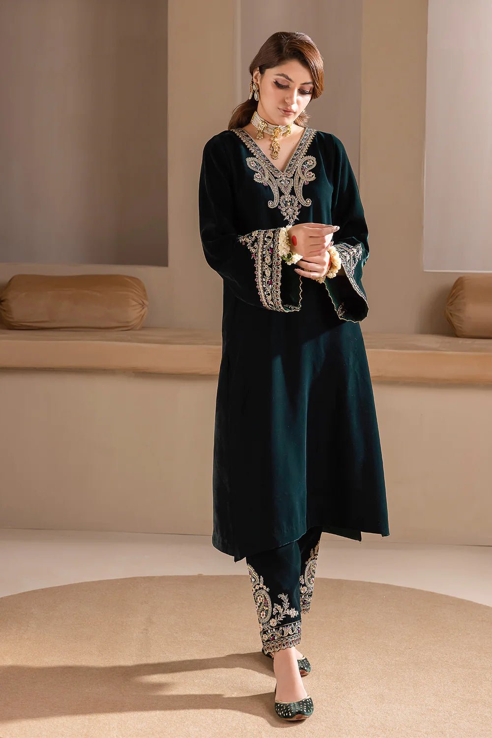 DARK OLIVE GREEN EMBROIDERED VELVET PR-858