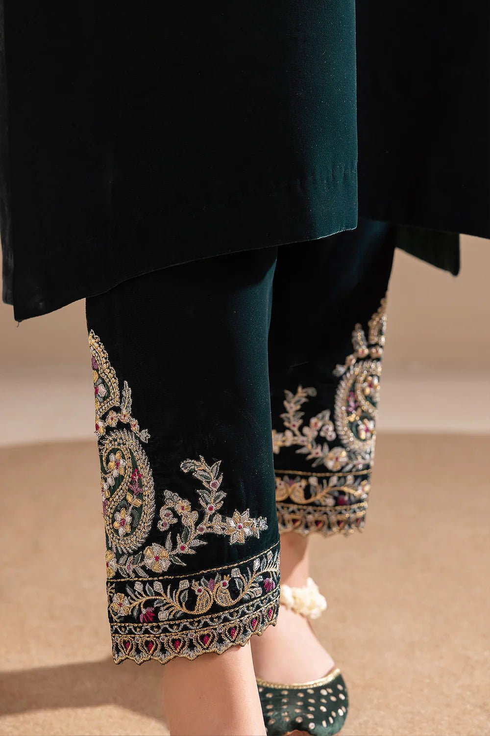 DARK OLIVE GREEN EMBROIDERED VELVET PR-858